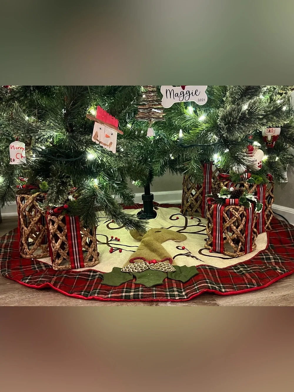 Pier 1 Woodland Reindeer Cream and Red Plaid Rustic Christmas Tree Skirt